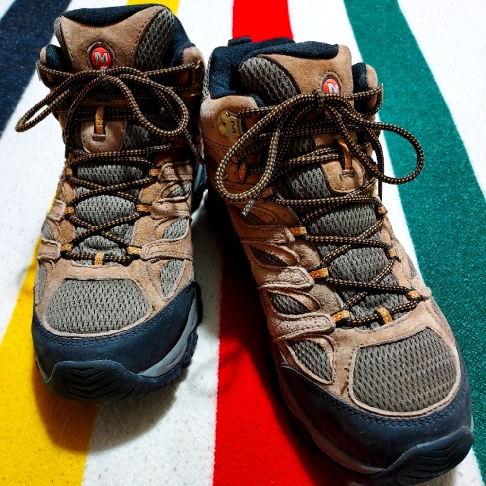 MERRELL MOAB 3 MID WATERPROOF HIKING BOOTS - MEN'S 10.5